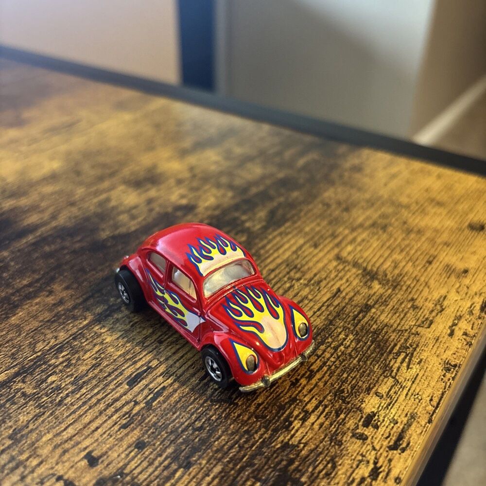 HOT WHEELS 1988 VW BUG VINTAGE CLASSIC RED W/BLUE & YELLOW FLAMES